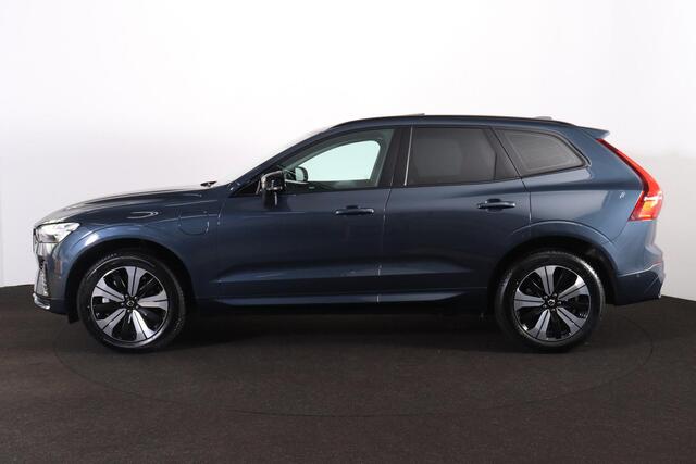 Volvo XC60 T6 Recharge AWD Plus Dark - Panorama/schuifdak - IntelliSafe Assist & Surround - 360º Camera - Verwarmde voorstoelen, stuur & achterbank - Parkeersensoren voor & achter - Elektr. bedienb. voorstoelen met geheugen - Draadloze tel. lader - Extra getint glas - Inklapbare trekhaak - 19' LMV