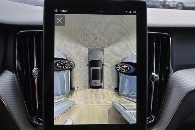 Volvo XC60 T6 Recharge AWD Plus Black Edition - Panorama/schuifdak - IntelliSafe Assist & Surround - 360º Camera - Harman Kardon audio - Verwarmde voorstoelen, stuur & achterbank - Parkeersensoren voor & achter - Elektr. bedienb. voorstoelen met geheugen - Head up display - Draadloze tel. lader - Extra getint glas - 21' LMV