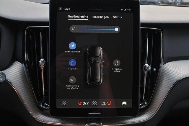 Volvo XC60 T6 Recharge AWD Plus Black Edition - Panorama/schuifdak - IntelliSafe Assist & Surround - 360º Camera - Harman Kardon audio - Verwarmde voorstoelen, stuur & achterbank - Parkeersensoren voor & achter - Elektr. bedienb. voorstoelen met geheugen - Head up display - Draadloze tel. lader - Extra getint glas - 21' LMV