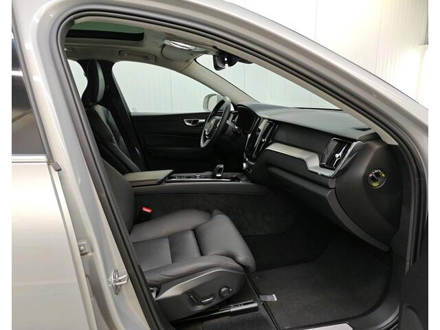Volvo XC60 2.0 T6 Plug-in LongRange / AWD Plus Bright / Trekhaak / Panoramadak / Pdc+Camera / NL.Auto / Stoel-Stuurverwarming / Apk 02-2028