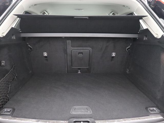 Volvo XC60 2.0 B5 Inscription 250PK Aut. Trekhaak, Keyless, Memorystoelen, Achteruitrijcamera, Adaptieve Cruise Control, Stoelverwarming, 19" LM Velgen