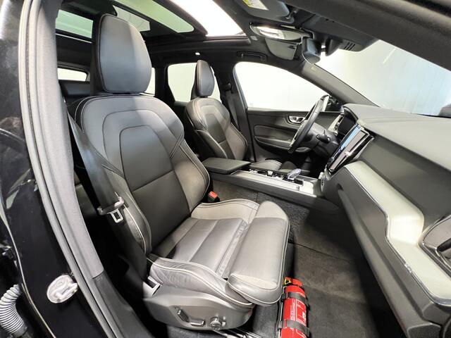 Volvo XC60 2.0 T6 Plug-in hybrid AWD Plus Black Edition | Panoramadak | Wegklapbare trekhaak | LED koplampen |