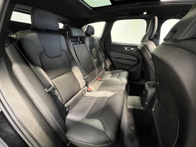 Volvo XC60 2.0 T6 Plug-in hybrid AWD Plus Black Edition | Panoramadak | Wegklapbare trekhaak | LED koplampen |
