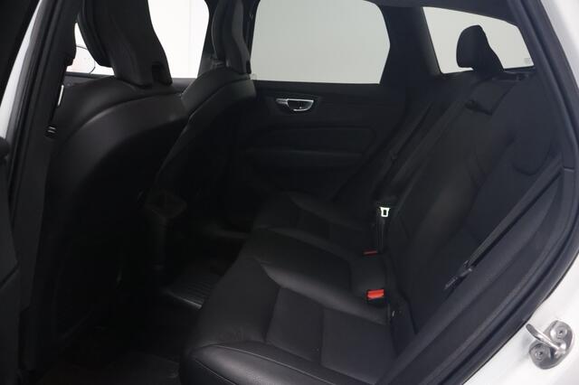 Volvo XC60 2.0 T6 AWD Inscription Expression | Panorama | H&K | Head Up | Leder