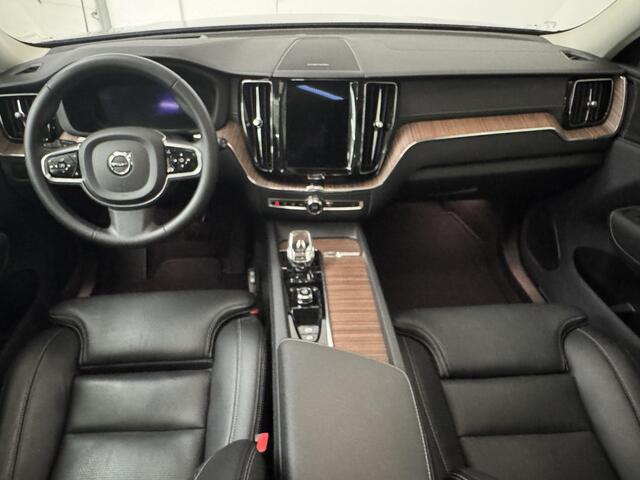 Volvo XC60 2.0 T8 Plug-in hybrid AWD Ultimate Bright | Navigatie | 360° Camera | Harman / Kardon Audio | Luchtvering | Trekhaak | Panoramadak |