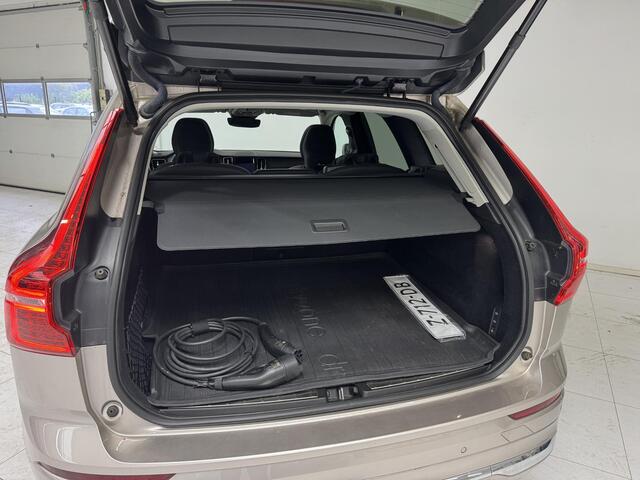 Volvo XC60 2.0 T8 Plug-in hybrid AWD Ultimate Bright | Navigatie | 360° Camera | Harman / Kardon Audio | Luchtvering | Trekhaak | Panoramadak |