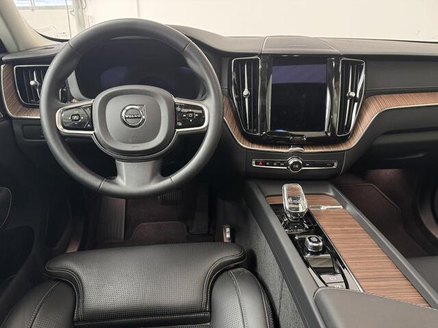 Volvo XC60 2.0 T8 Plug-in hybrid AWD Ultimate Bright | Navigatie | 360° Camera | Harman / Kardon Audio | Luchtvering | Trekhaak | Panoramadak |