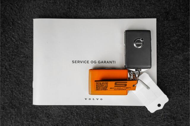 Volvo XC60 2.0 T6 Plug-in hybrid AWD Plus Dark Pano Trekhaak ACC