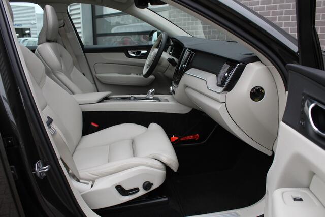 Volvo XC60 2.0 T8 Twin Engine AWD Inscription / HUD / Panoramadak