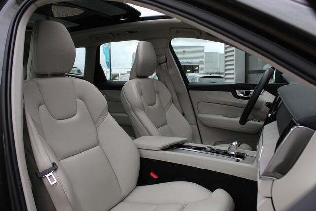 Volvo XC60 2.0 T8 Twin Engine AWD Inscription / HUD / Panoramadak