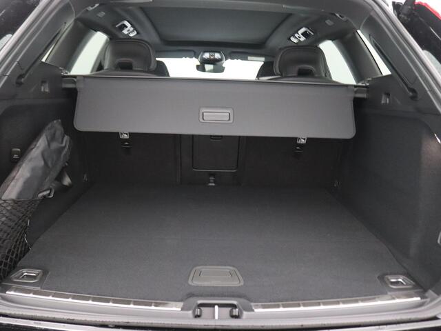 Volvo XC60 2.0 T6 Plug-in hybrid AWD Plus Black Edition 350PK Panoramadak, Trekhaak, Luchtvering, 21" LM Velgen, 360gr. Camera, Head-Up Display, Elektr. Achterklep, Keyless, Memorystoel