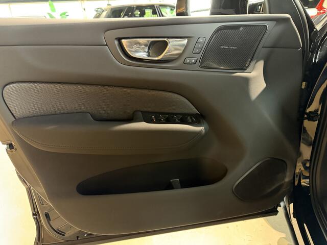 Volvo XC60 2.0 T8 Plug-in hybrid AWD Plus Black Edition stoelverwarming | stoel ventilatie |