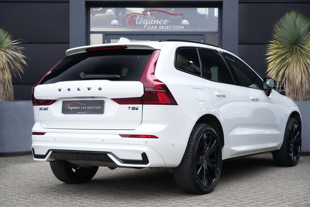 Volvo XC60 2.0 T8 FACELIFT Plug-in hybrid AWD Black Edition | 455 PK | Panoramadak | Luchtvering | Trekhaak | Volvo XC60 2.0 T8 Plug-in Hybrid AWD Black Edition met 2.0 viercilinder plug-in hybride aandrijflijn en 455 PK, voorzien van elektrisch panoramadak, luchtvering en head up display