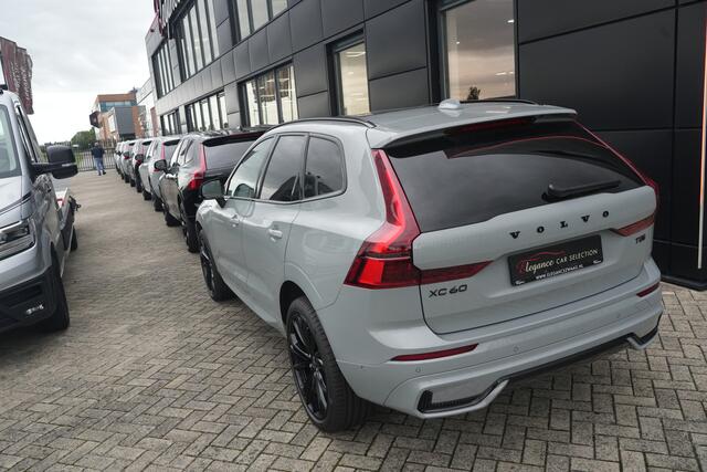 Volvo XC60 2.0 T8 FACELIFT Plug-in hybrid AWD Ultra Black Edition | 455 PK | Panoramadak | Trekhaak | HUD | Volvo XC60 2.0 T8 Plug-in Hybrid AWD Black Edition met 2.0 viercilinder plug-in hybride aandrijflijn en 455 PK, voorzien van elektrisch panoramadak, luchtvering en head up display