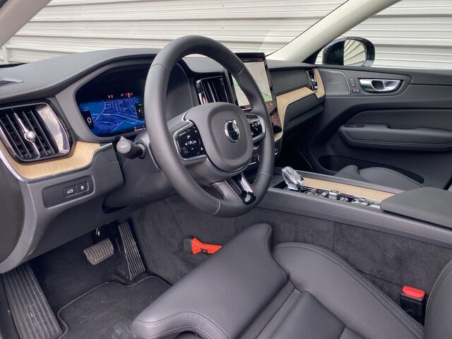 Volvo XC60 2.0 T6 Plug-in hybrid AWD Ultra Dark / Trekhaak / 360 camera / Harman/Kardon / Panoramadak /