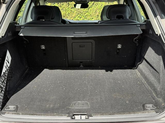 Volvo XC60 B5 Inscription | Trekhaak | Pano dak | Head up display | Bliss | Keyless |