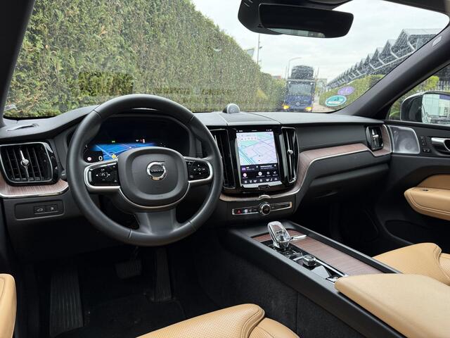 Volvo XC60 T8 Plug-in hybrid AWD Ultimate Dark | Pano dak | 360 camera | Trekhaak | Luchtvering | Bliss | Keyless | Elektrische stoelen | Bowers & Wilkins audio | Head up display | Stoel en stuur verwarming | Stoel verkoeling | Cruise control |