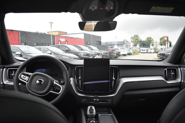 Volvo XC60 T8 Plug-in hybrid AWD Ultra Black Edition | Luchtvering | HUD | Massage seats | Stoel verkoeling | Bower & Wilkens |