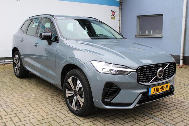 Volvo XC60 2.0 T6 Plug-in hybrid AWD Plus Dark | Incl. 12 maanden Garantie | SoH 96% | Panorama dak | Keyless entry/start | Achteruitrijcamera | Elektrische kofferbakklep | Memory stand stoelen | Adaptive cruise | Apple CarPlay/Android Auto | Climate controle | Draadloze telefoonlader | Lederen bekleding |