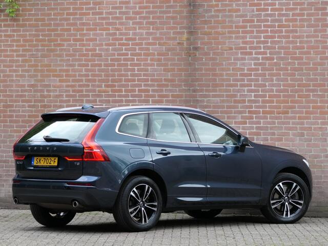 Volvo XC60 T5 AUT Momentum / Leer / Blis / AppleCarPlay /