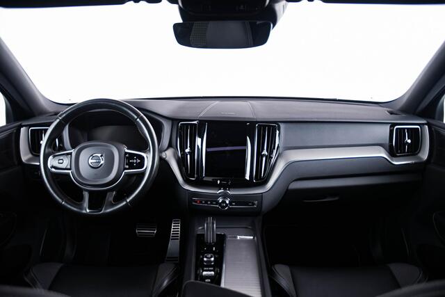 Volvo XC60 2.0 Recharge T6 AWD R-Design Trekhaak - Panoramadak - Adaptieve Cruise Control - Head up - Harman Kardon - Rondomzicht camera - Stoelverwarming voor/achter - Ionisator -