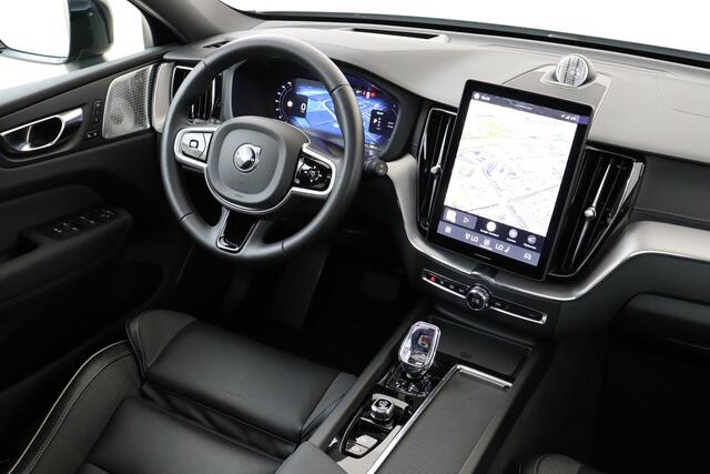 Volvo XC60 II T6 PLUG-IN HYBRID AWD ULTRA BLACK EDITION *VOL!* -PANO.DAK|BOWERS&WILKINS|LUCHTVERING|SPORTSTOELEN|HEAD-UP DISP.|360°CAM|PRIVACY.GLAS|22"|SoH:97%