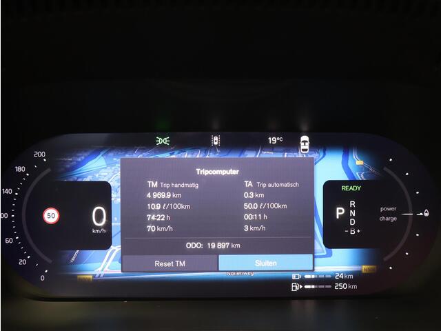 Volvo XC60 T6 AWD Plug-in hybrid Ultra Dark / Trekhaak / Luchtvering / Pan. dak / 360 camera / Stoel+stuur+achterbankverwarming / Harman Kardon