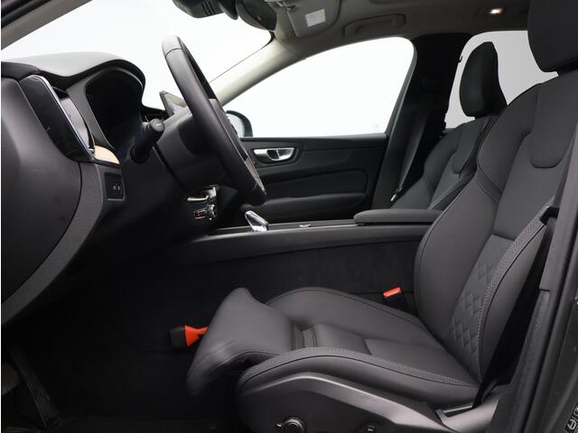 Volvo XC60 T6 AWD Plug-in hybrid Ultra Dark / Trekhaak / Luchtvering / Pan. dak / 360 camera / Stoel+stuur+achterbankverwarming / Harman Kardon