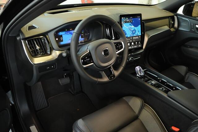 Volvo XC60 2.0 T6 Plug-in hybrid AWD Plus Black Edition | Schuif/Kantel-Panoramadak | Head-Up Display | 360º Visual Park Camera | Harman Kardon Premium Audio | Elektrisch Verstelbare Voorstoelen met Geheugen | Stoel/Stuurverwarming |