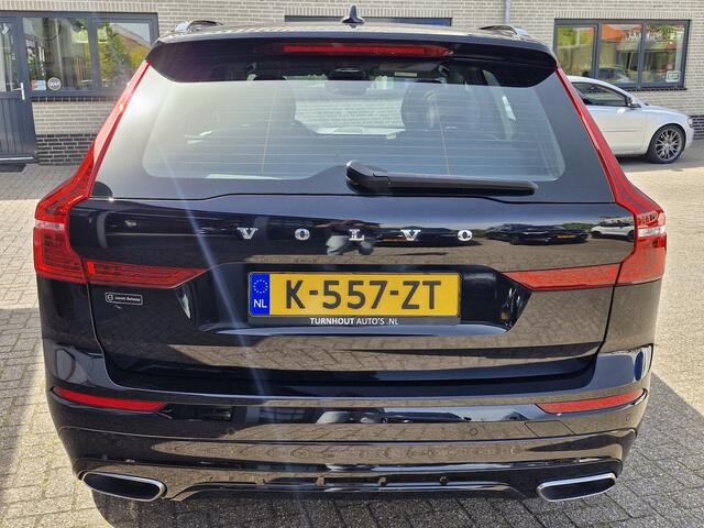 Volvo XC60 Recharge T6 AWD R-Design ALLE OPTIES luchtvering | Lounge Pack (audio installatie premium, head-up display, parkeersensor voor, rondomzicht camera) en Climate Pro Pack (stuur verwarmd, achterbank verwarmd, voorstoelen verwarmd)