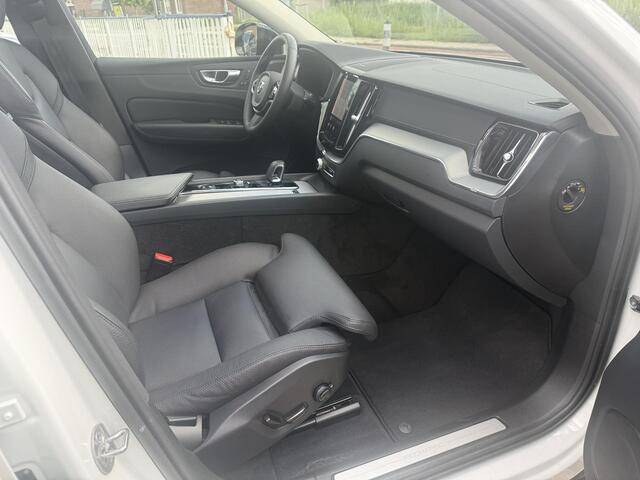 Volvo XC60 2.0 T6 Recharge AWD Ultimate Dark