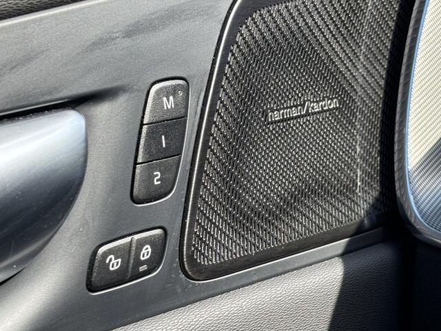 Volvo XC60 T6 AWD Black Edition Panorama 21'' Trekhaak Harman Kardon