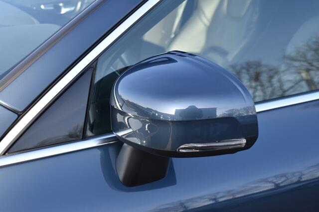 Volvo XC60 T6 AWD 340PK Plug-in Hybrid Business Pro | Trekhaak | Luchtvering | Camera | Panodak | 19" LMV | Stoelverwarming