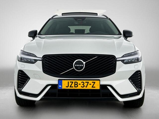 Volvo XC60 2.0 T6 Plug-in hybrid AWD Ultra Dark | Trekhaak | Panoramadak | 360-camera |