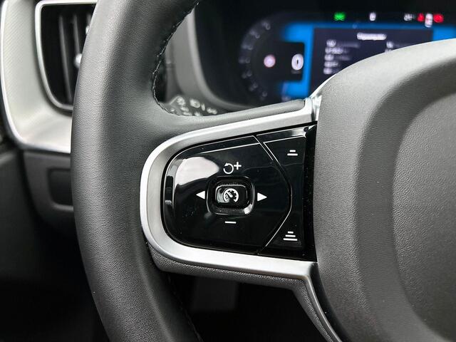 Volvo XC60 2.0 T6 Plug-in hybrid AWD Ultra Dark | Trekhaak | Panoramadak | 360-camera |