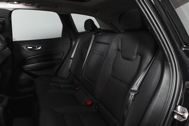 Volvo XC60 2.0 Recharge T6 AWD Business Pro | S/K Panodak | Elek. Trekhaak | Dig.Cockpit | Adapt.Cruise | Stoel-+Stuurverw. | Camera | PDC | NAV+App.Connect | Auto.Airco | LM 18" |