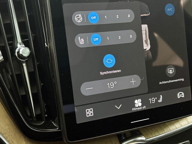 Volvo XC60 2.0 T6 Plug-in hybrid AWD Plus Dark | Panoramadak | 360-camera | Stoel+stuur verwarming | Trekhaak |