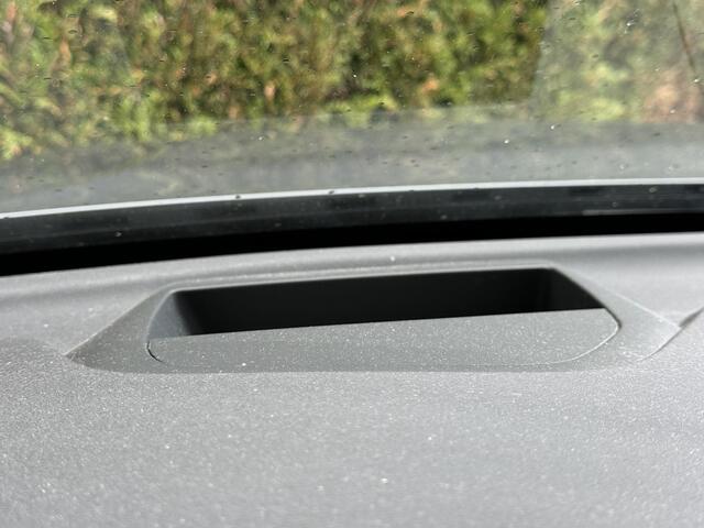 Volvo XC60 B5 R-Design | Trekhaak | Head up display | Bliss | Elektrische stoelen | Keyless | Harman & kardon audio |