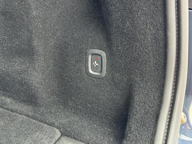 Volvo XC60 B4 Momentum Pro Leder | Trekhaak | Bliss | Keyless | Elektrische stoelen | Cruise control |