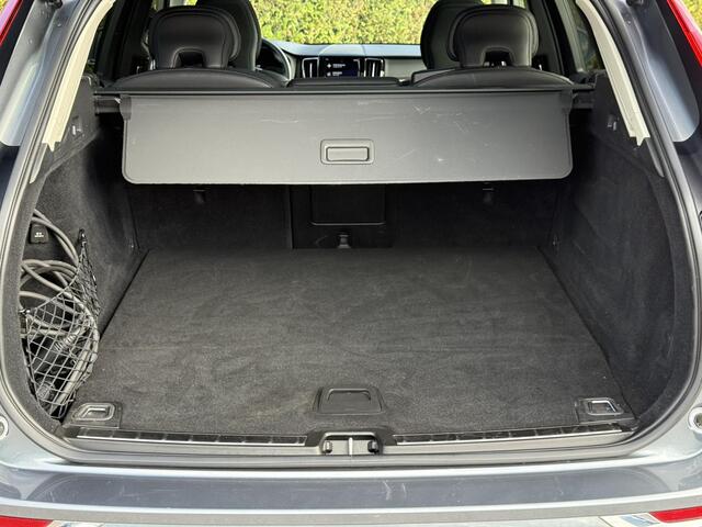 Volvo XC60 Recharge T6 AWD Inscription | Pano dak | Bliss | Keyless |