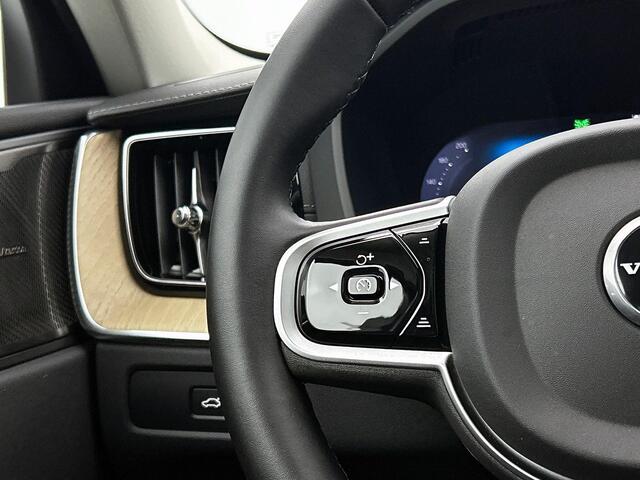 Volvo XC60 2.0 T6 Plug-in hybrid AWD Ultra Dark | Luchtvering | Panoramadak | 360-Camera | Trekhaak | H&K |