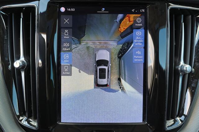 Volvo XC60 T6 Recharge AWD Inscription - Luchtvering - Panorama/schuifdak - IntelliSafe Assist & Surround - 360º Camera - Harman/Kardon audio - Verwarmde voorstoelen, stuur & achterbank - Parkeersensoren voor & achter - Elektr. bedienb. voorstoelen met geheugen - Head up display - Draadloze tel. lader - Standkachel - Extra getint glas - Inklapbare trekhaak - 21' LMV