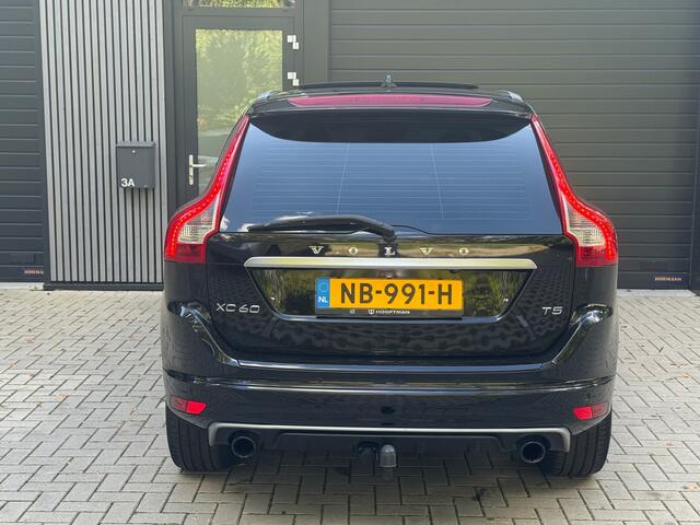 Volvo XC60 2.0 T5 FWD R-Design