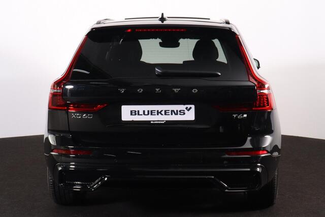 Volvo XC60 T6 Recharge AWD Ultra Dark - Luchtvering - Panorama/schuifdak - IntelliSafe Assist & Surround - 360º Camera - Harman/Kardon audio - Adaptieve LED koplampen - Verwarmde voorstoelen, stuur & achterbank - Parkeersensoren voor & achter - Elektr. bedienb. voorstoelen met geheugen - Head up display - Draadloze tel. lader - Extra getint glas - Inklapbare trekhaak - 20' LMV