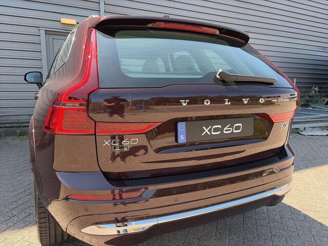 Volvo XC60 T6 Plug-in hybrid AWD Ultra Bright / 22" Velgen / Luchtvering / Mulberry Red / Blond geventileerd nappa leder /