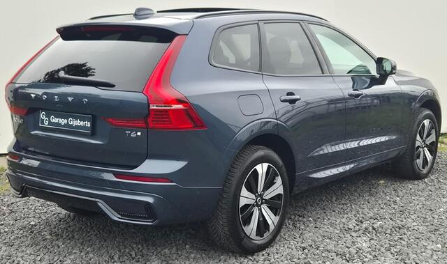 Volvo XC60 2.0 T6 Phev AWD Plus Dark 19" Wielen - Panoramadak - Lighting - Harman Kardon Audio - 360 Cam - Alarm - Climate - Privacy Glass - 2250 KG Trekgewicht - RA000 Interieur Zwart Leder - Power seats met memory - Full led koplampen