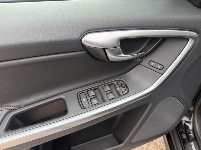 Volvo XC60 2.0 T5 FWD Polar+ Leer/Pano/Navi/Clima/Cam/Trekhaak
