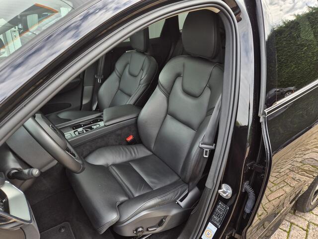 Volvo XC60 2.0 T8 Plug-in hybrid AWD Ultra Black Edition Panoramadak, Volleder, Trekhaak, Soh 100%
