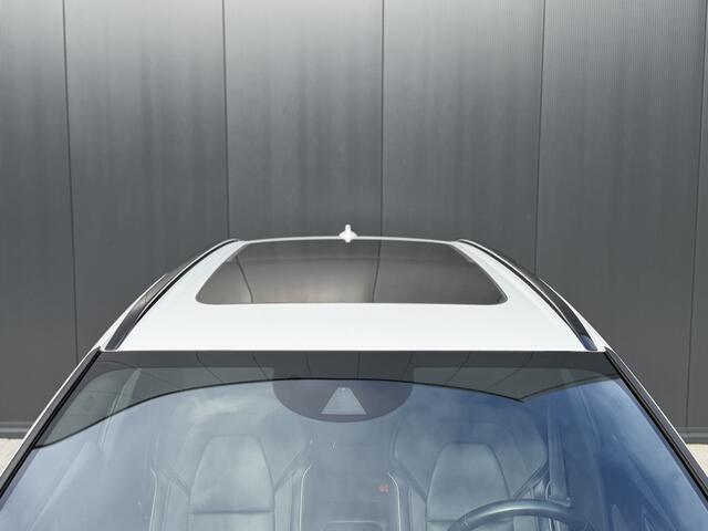 Volvo XC60 2.0 T6 Plug-in hybrid AWD R-Design | Luchtvering | 360 Camera | Intelli safe | Trekhaak