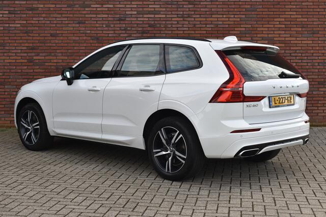 Volvo XC60 B5 252PK R-Design | Trekhaak | Panorama dak | 360 Camera |